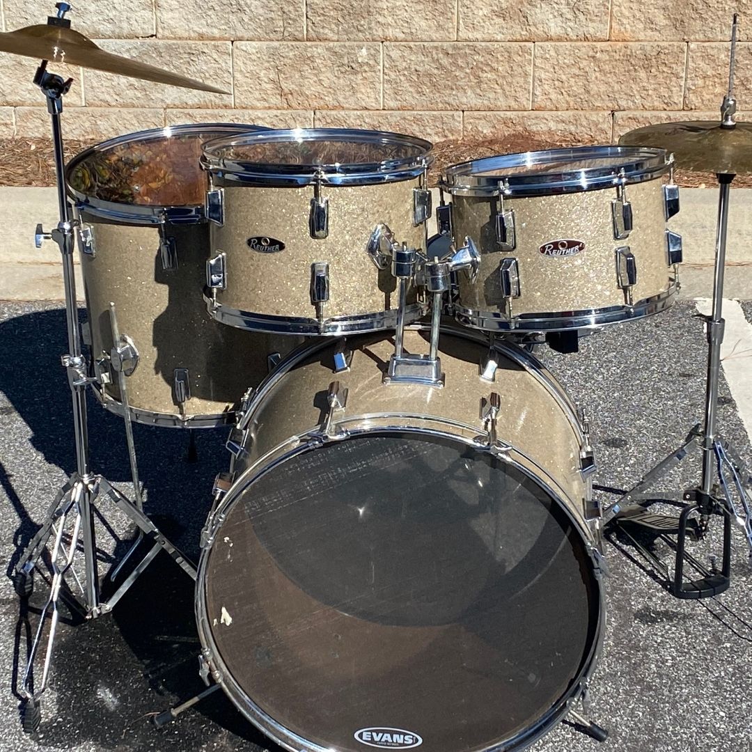 18 Reuther gold sparkle